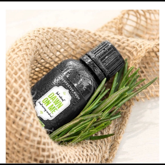 Perfectly Posh Dawn On Me - Picture 2 of 9